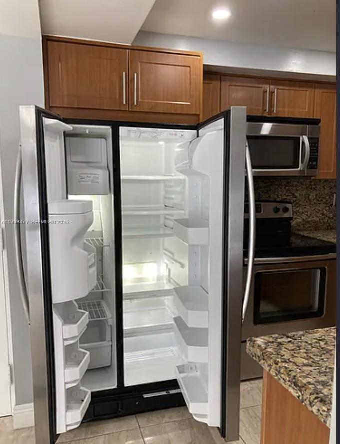 INTERNATIONAL PARK I COND - Residential