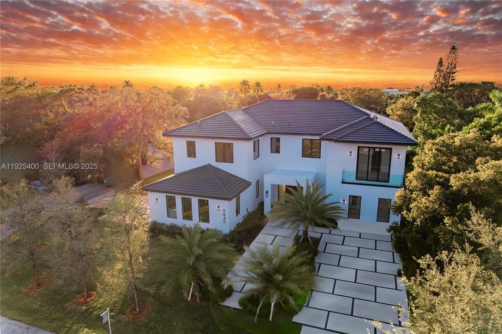 HILLMONT - Residential