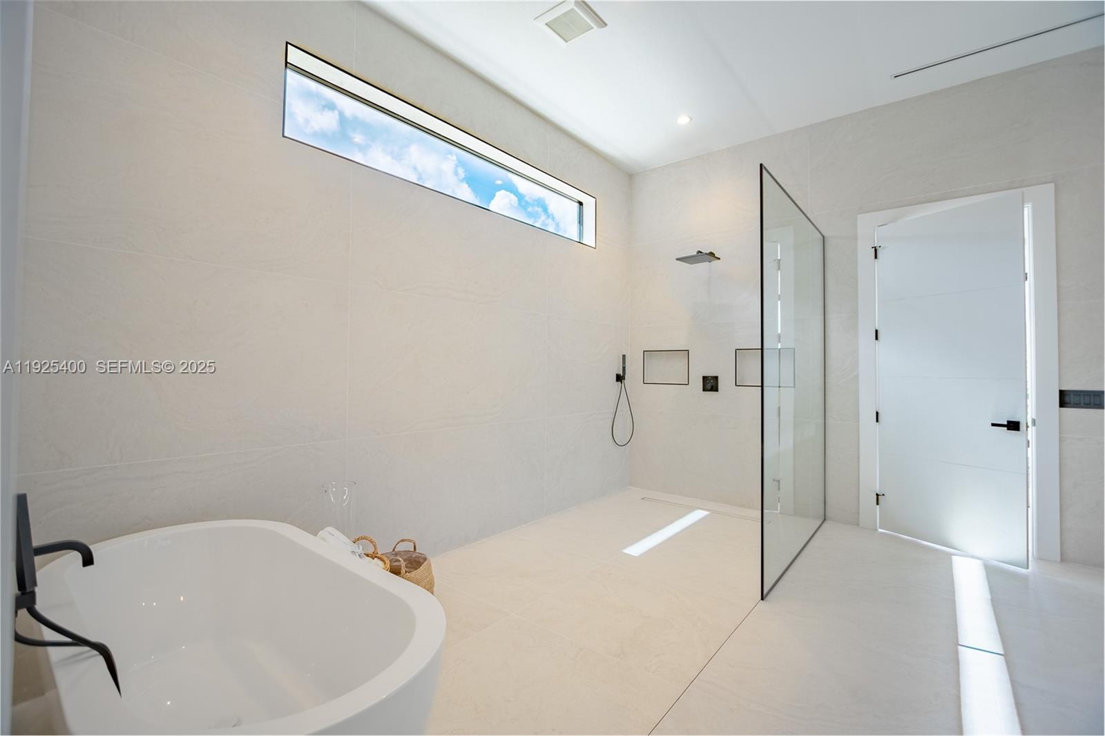 HILLMONT - Residential