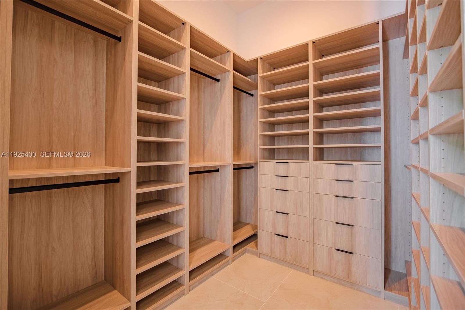 HILLMONT - Residential