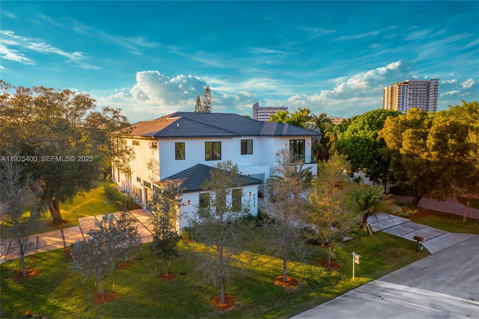 HILLMONT - Residential