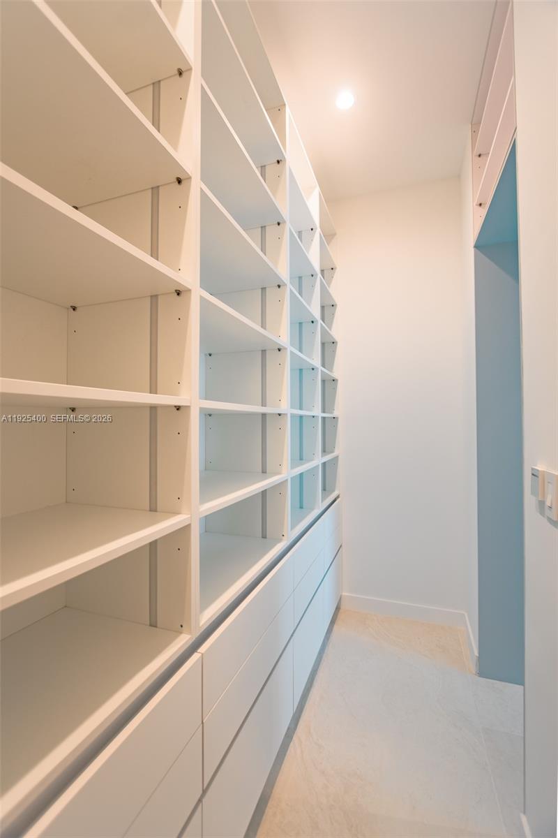 HILLMONT - Residential