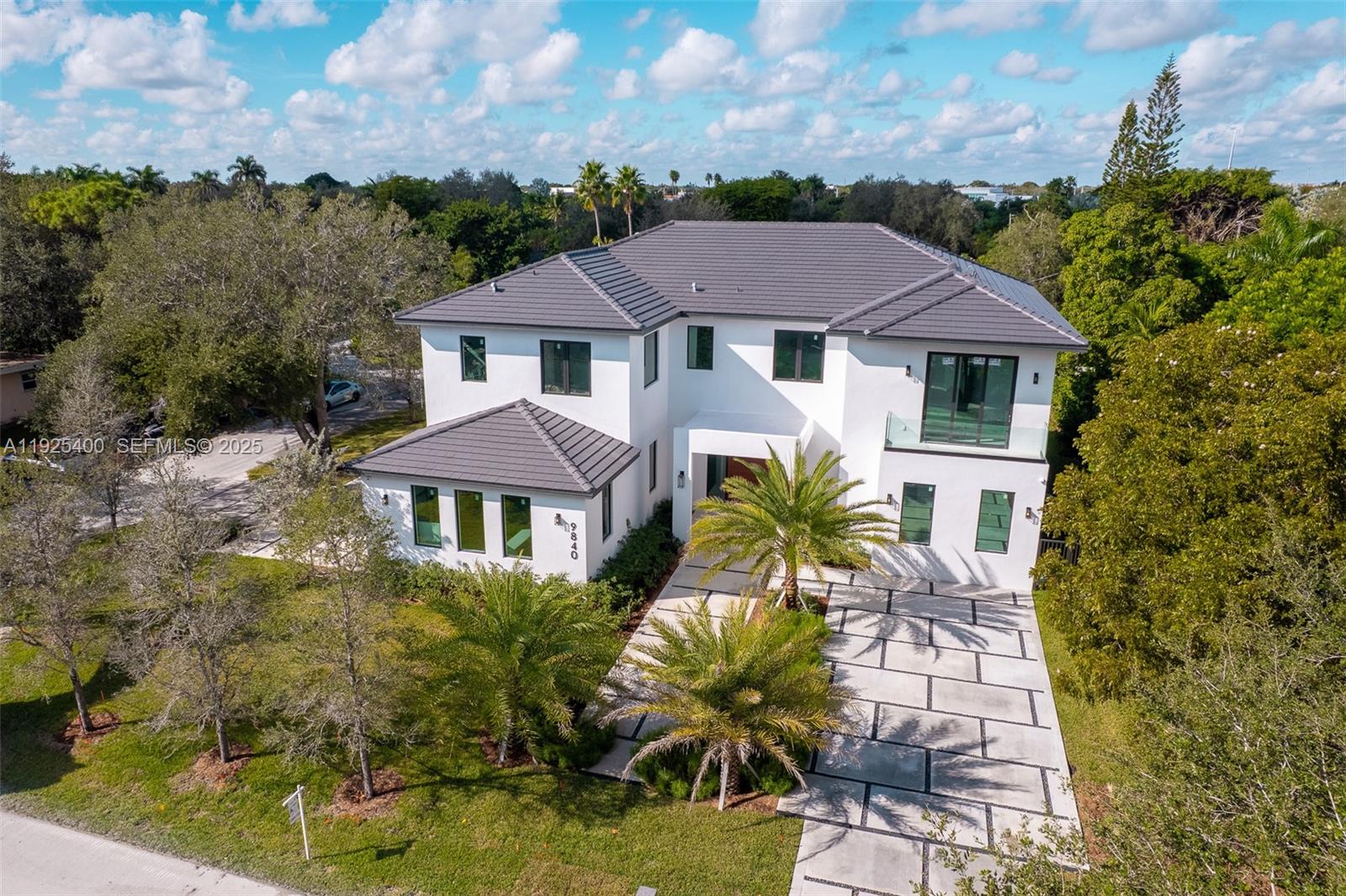 HILLMONT - Residential