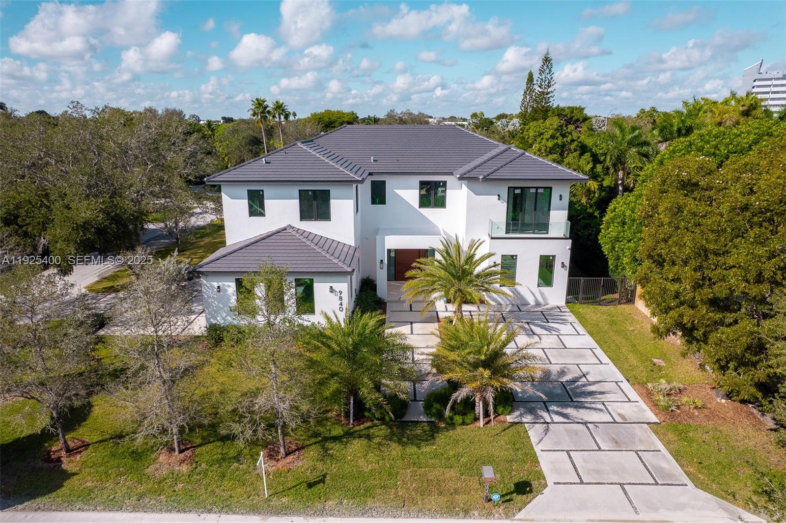 HILLMONT - Residential