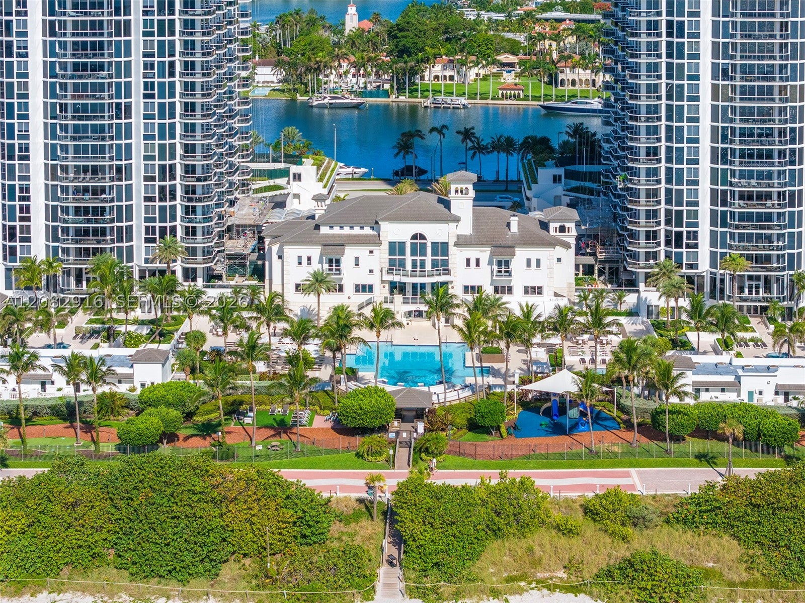 4779 Collins Ave 1805, Miami Beach, FL, 33140/$1,475,000 3 4779 Collins Ave 1805
