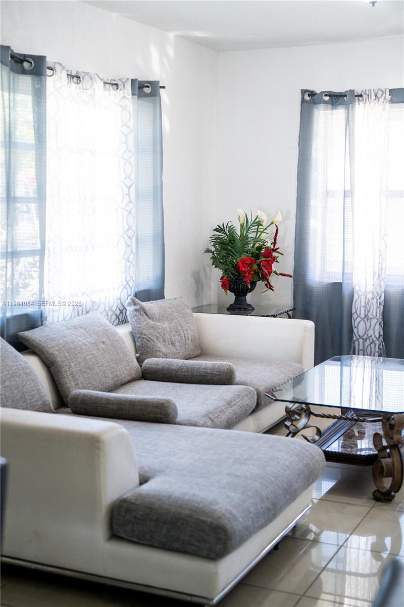 SUN-TAN VILL SEC 5 - Residential Lease