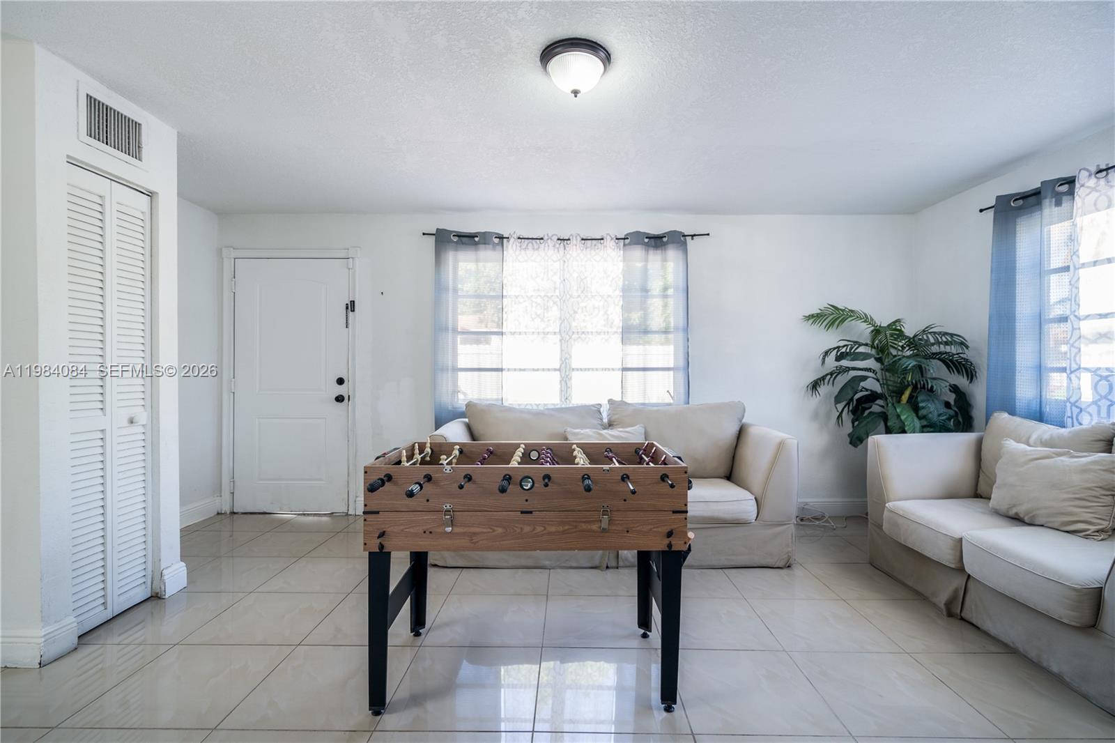 SUN-TAN VILL SEC 5 - Residential Lease