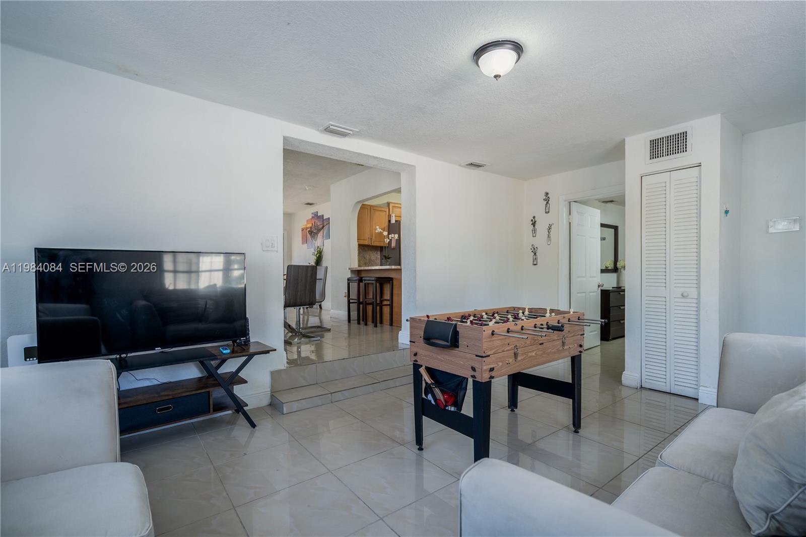 SUN-TAN VILL SEC 5 - Residential Lease