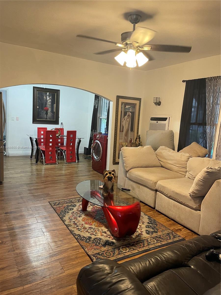 404 NW 23rd Ct