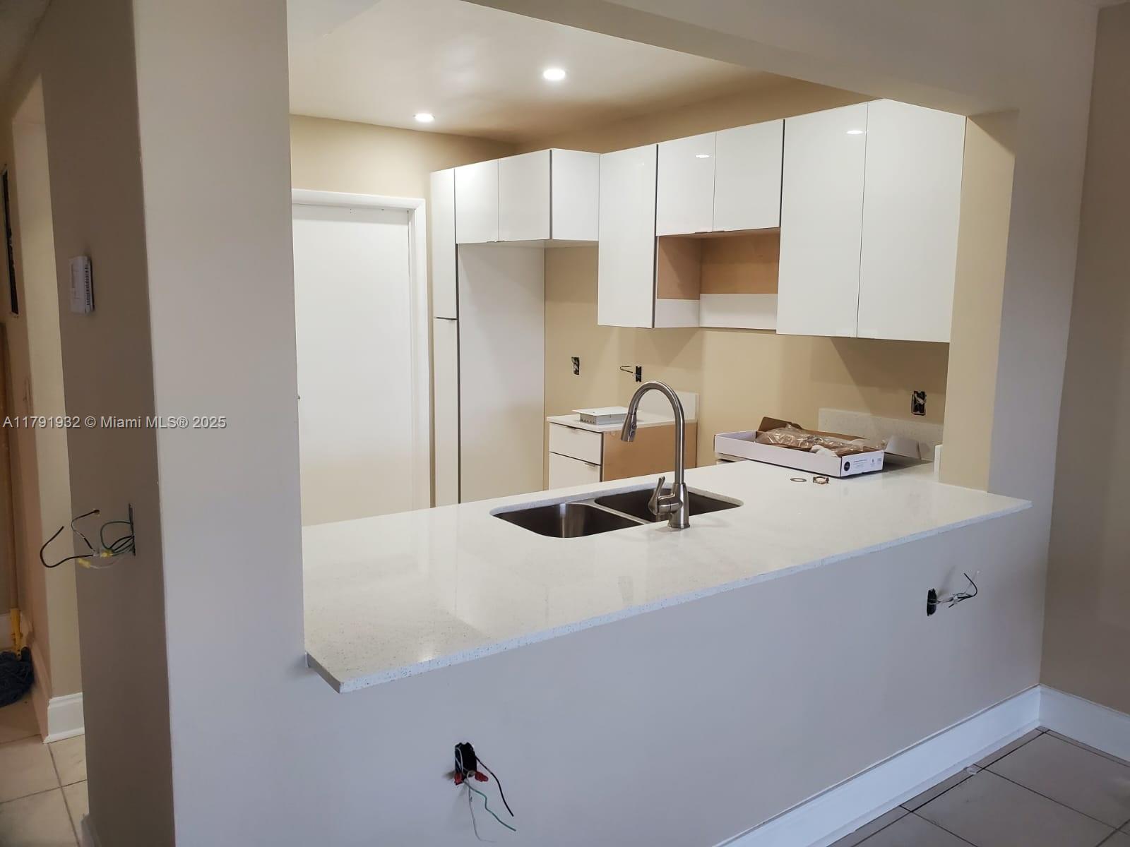 FIRST GULFSTREAM GARDEN - Residential Lease