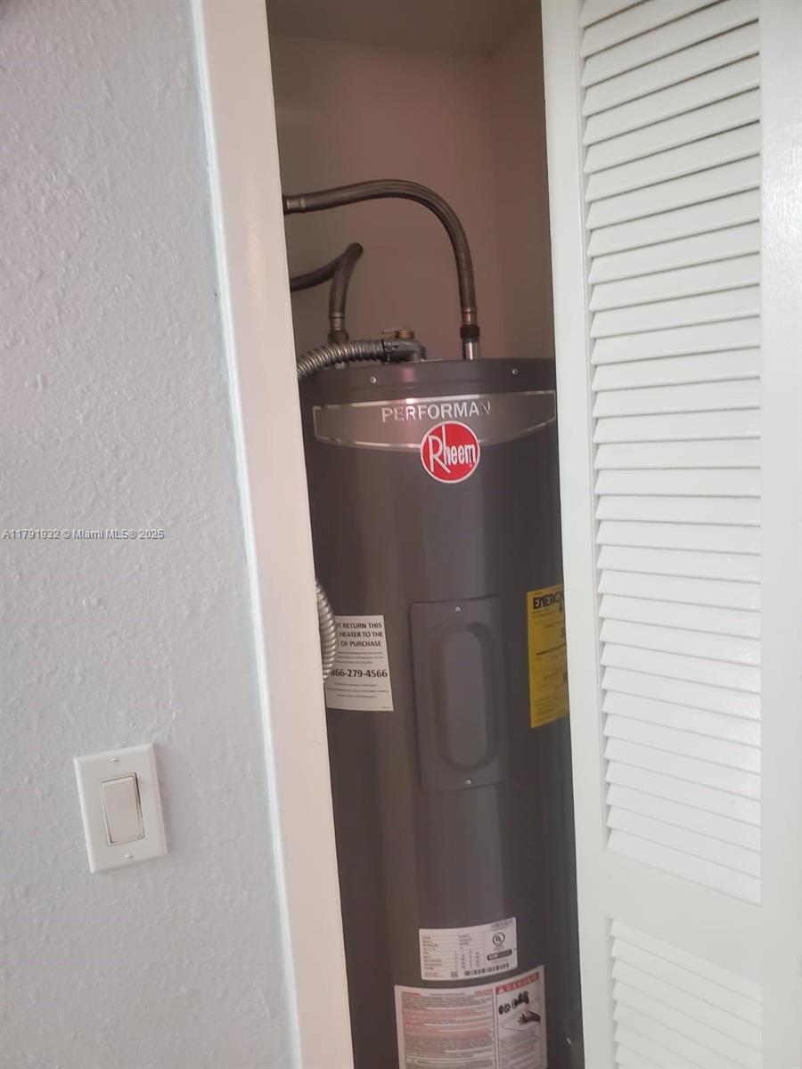 FIRST GULFSTREAM GARDEN - Residential Lease