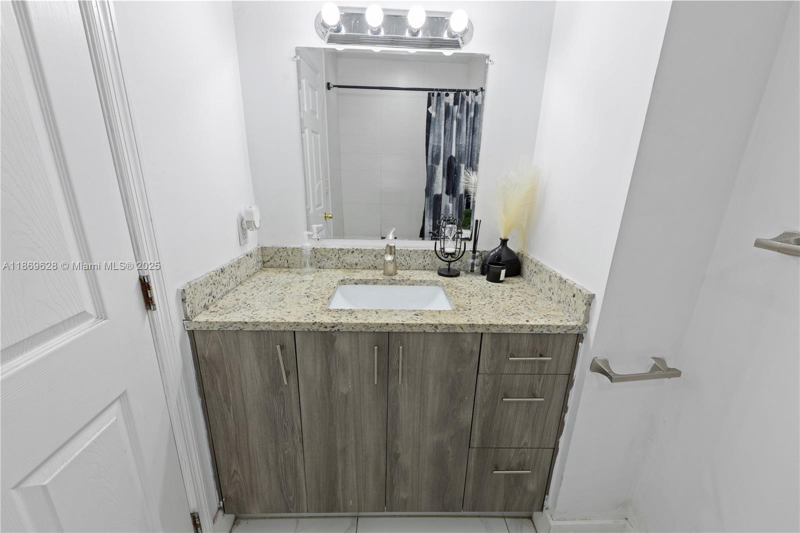 TOWN OF MODELO (DANIA) B- - Residential