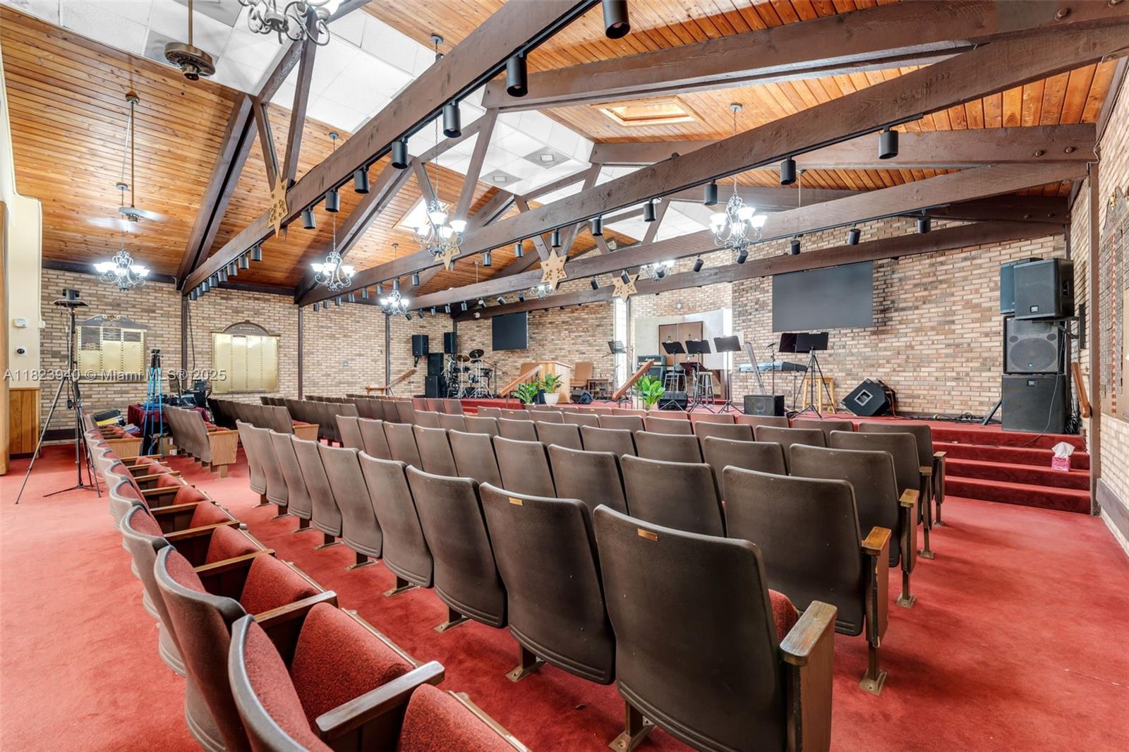 COMMERCIAL BLDG ZONED B-1 - Commercial Sale