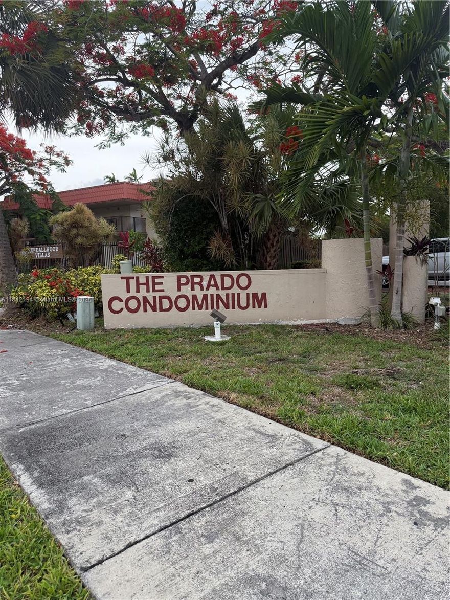 ATTENTION INVESTORS!!!! This 2-bedroom, 2-bathroom property has been remodeled and is in perfect condition. It has two balconies, which gives it more light and fresh air.
It currently has a 6-month lease (excellent tenant).
It is located in the heart of Kendall, very close to Miami Dade College.
This community has reserves, so you can purchase with a 5%
