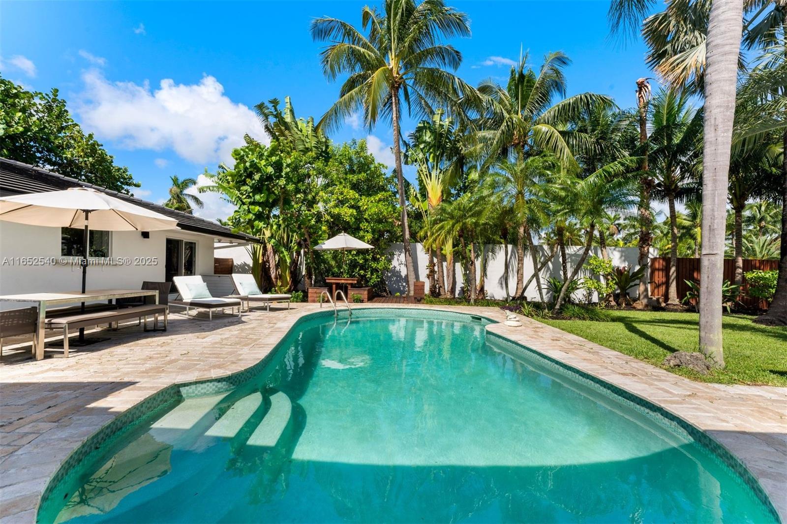 ADEMAR PARK AMD PL - Residential