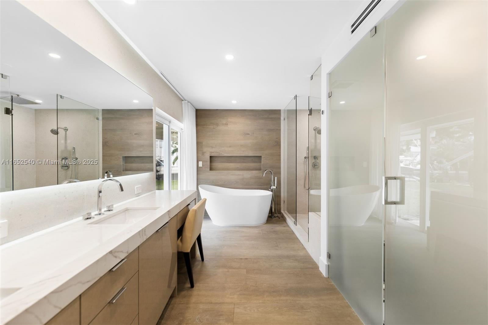 ADEMAR PARK AMD PL - Residential