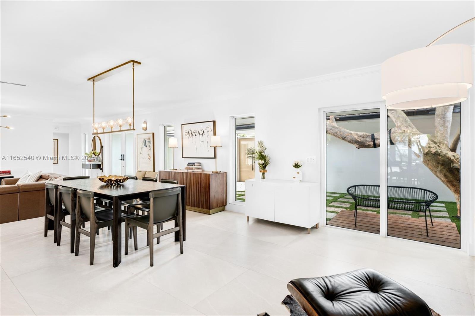 ADEMAR PARK AMD PL - Residential