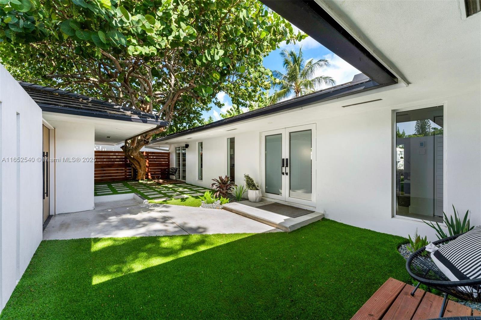 ADEMAR PARK AMD PL - Residential