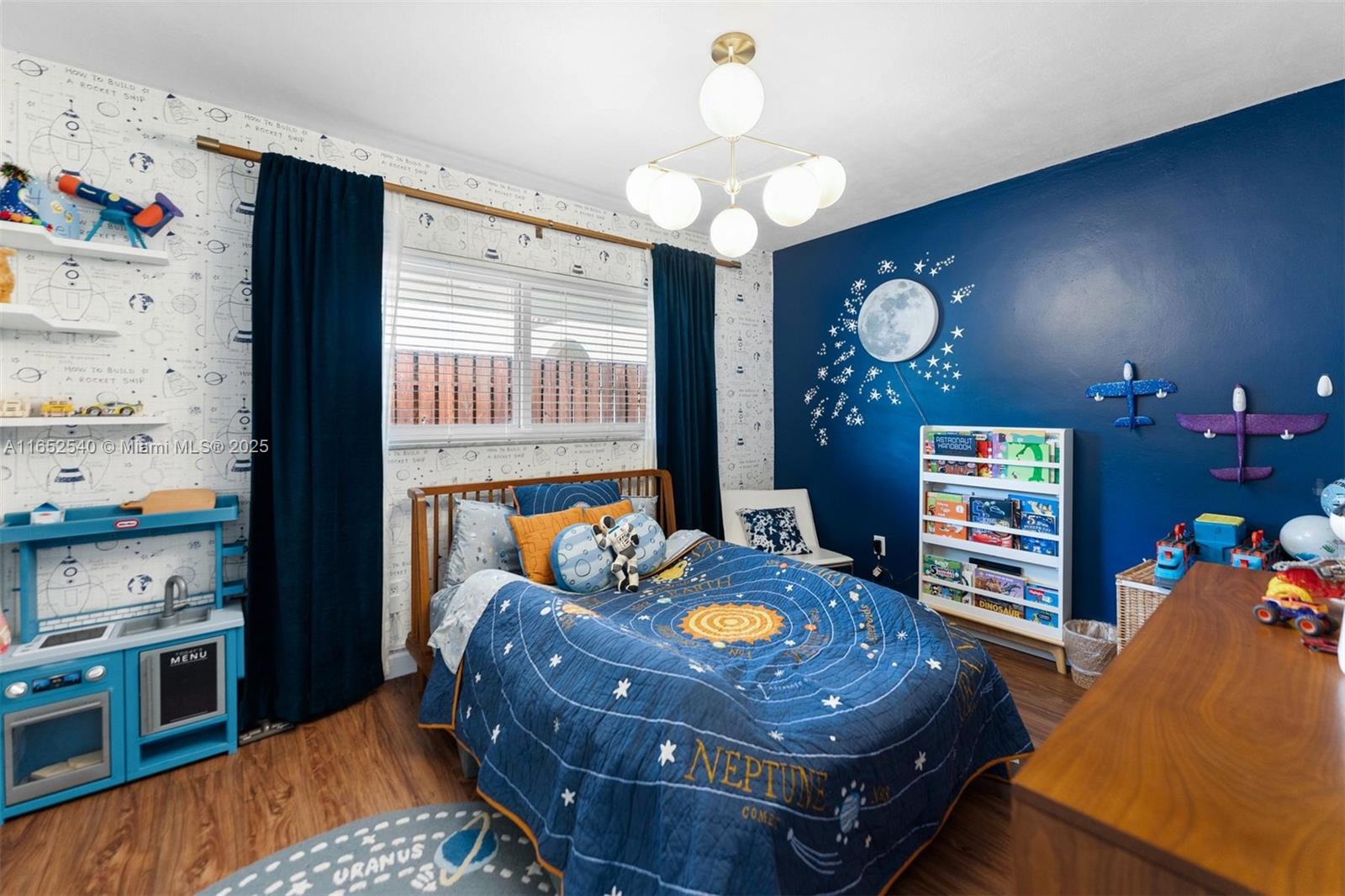 ADEMAR PARK AMD PL - Residential