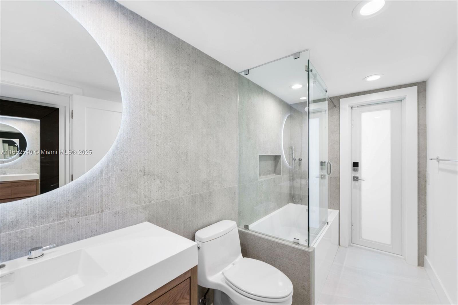 ADEMAR PARK AMD PL - Residential