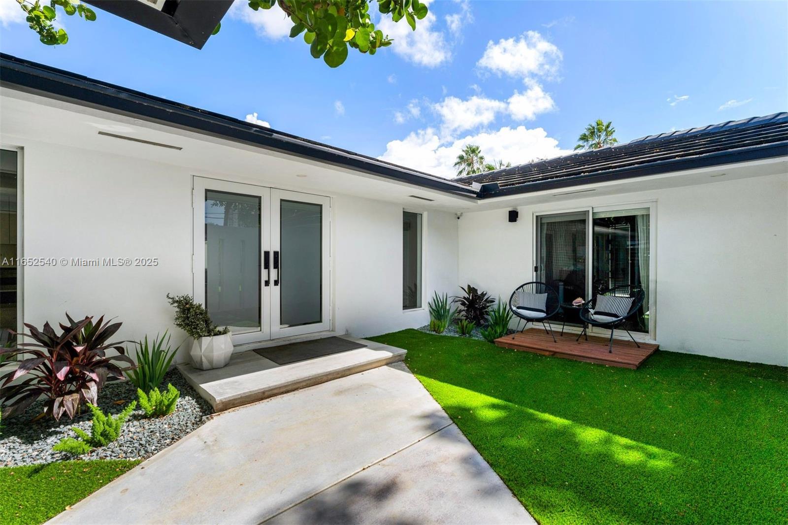ADEMAR PARK AMD PL - Residential