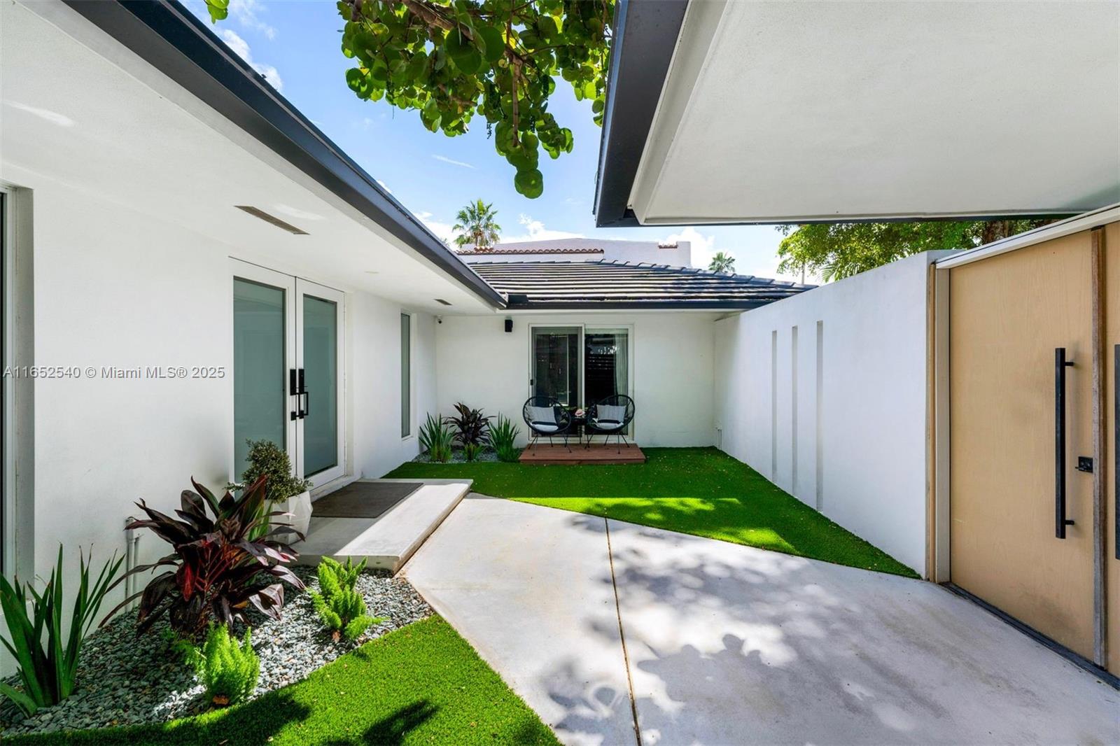 ADEMAR PARK AMD PL - Residential