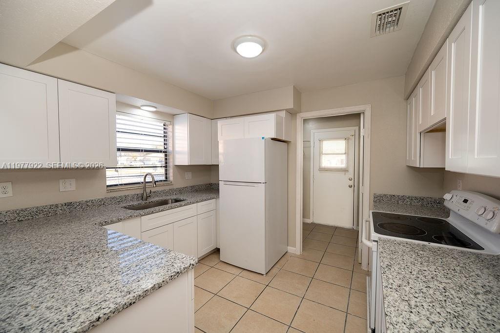 CASA LOMA - Residential Income