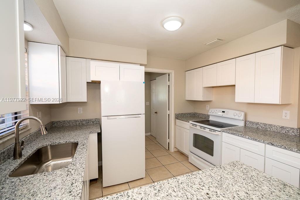 CASA LOMA - Residential Income