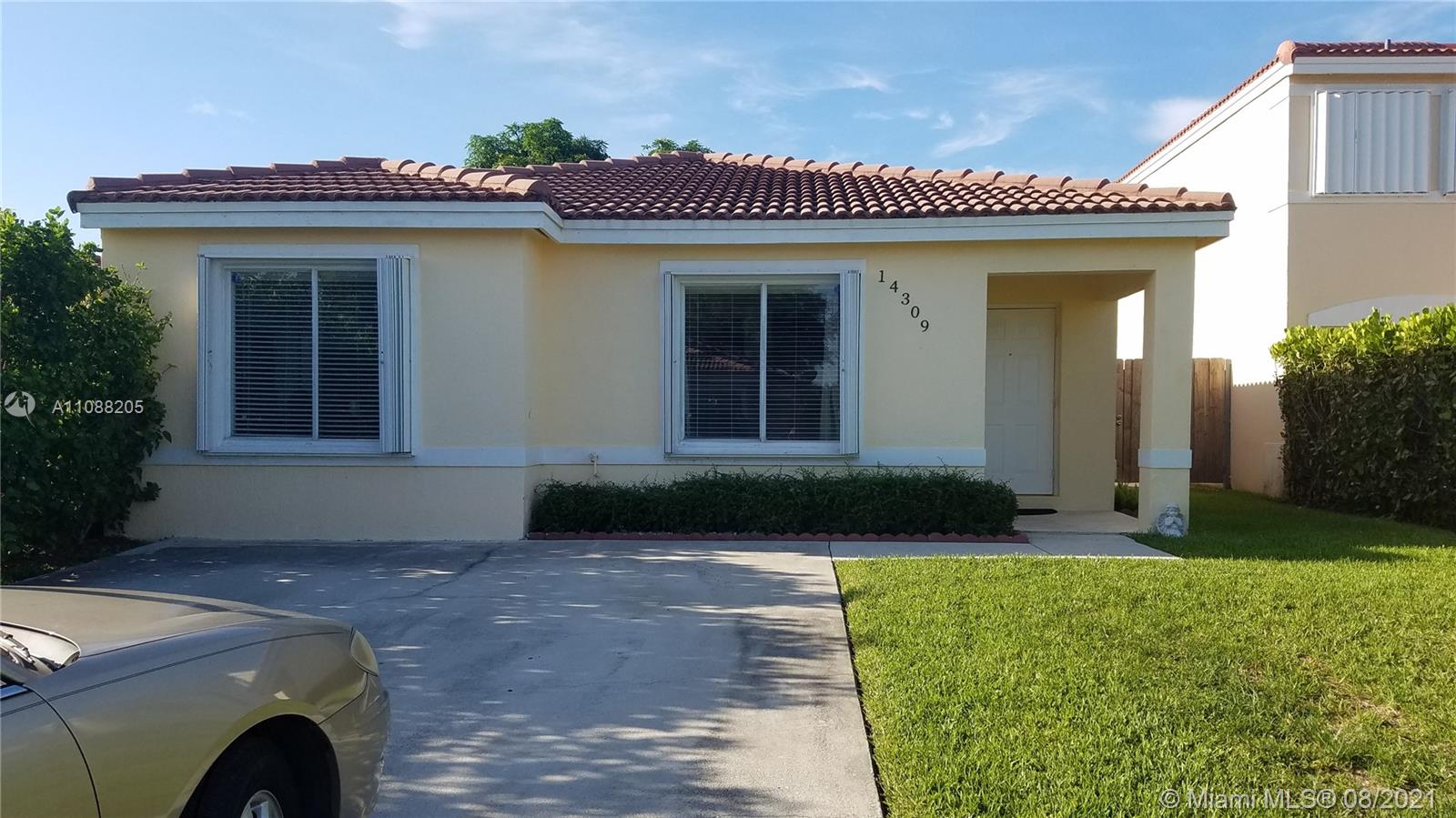 WEITZER SERENA LAKES WEST - Residential