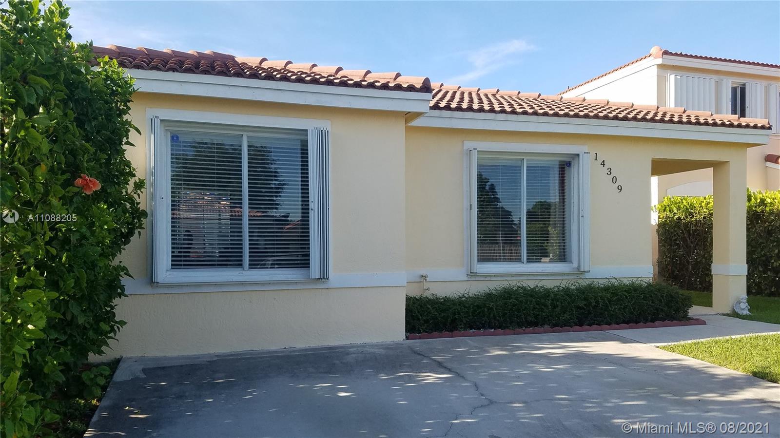 WEITZER SERENA LAKES WEST - Residential