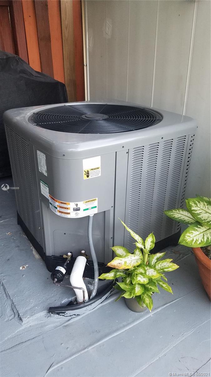 WEITZER SERENA LAKES WEST - Residential