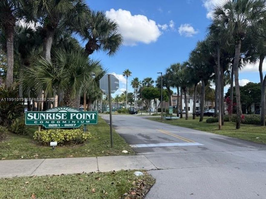 Rare opportunity in the heart of Pinecrest. This 1st floor unit is freshly painted, has tile throughout, spacious bedroom with walk in closet.  Well-maintained, peaceful community features tennis courts, pool, bbq area and clubhouse. Centrally located just off US1, steps away from Evelyn Greer/Suniland Parks with many restaurants, shopping options nearby.