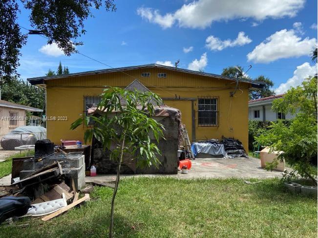 Photo 18 of 20 of 4490 NW 33rd Ave house
