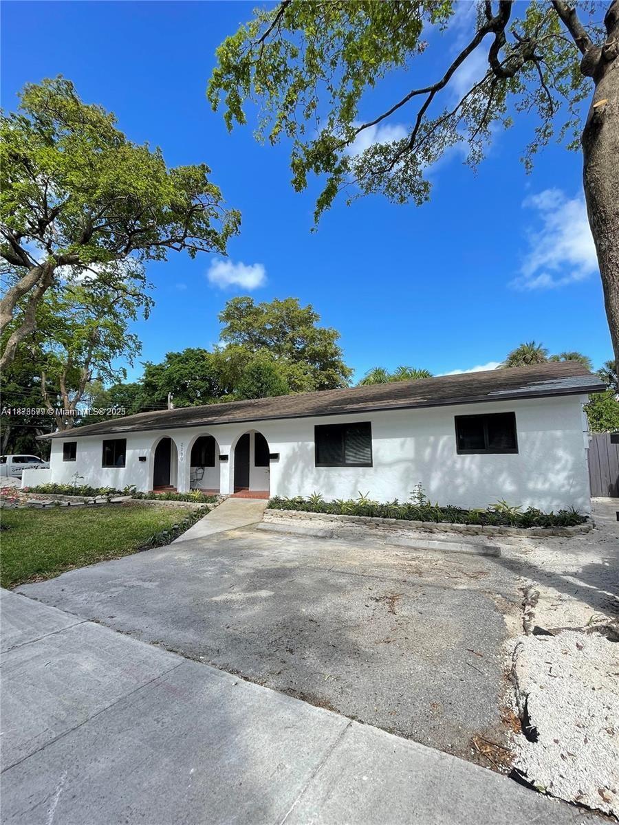 Discover your new rental retreat in the heart of a vibrant boater’s community! This beautifully renovated triplex studio is move-in ready and designed for easy, comfortable living. The kitchen comes complete with a refrigerator, microwave, and stove, while the upgraded bathroom features sleek, modern finishes that create a spa-like atmosphere.
Enjoy being part of a waterfront lifestyle with nearby access to boating and water activities, plus the convenience of shops, dining, parks, and entertainment just minutes away. Pets are welcome, and both water and electricity are included—adding even more value.