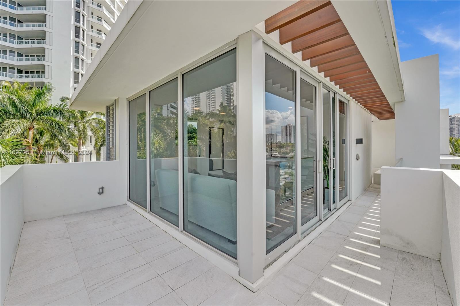 VIDA AT THE POINT - Residential