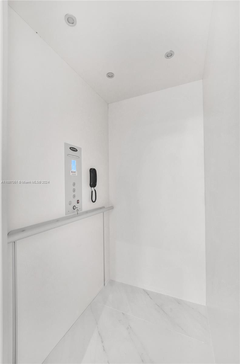 VIDA AT THE POINT - Residential