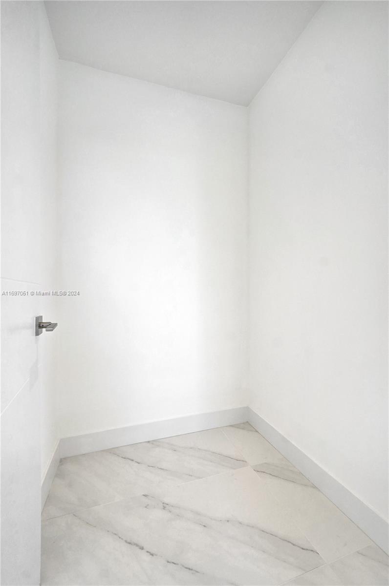 VIDA AT THE POINT - Residential