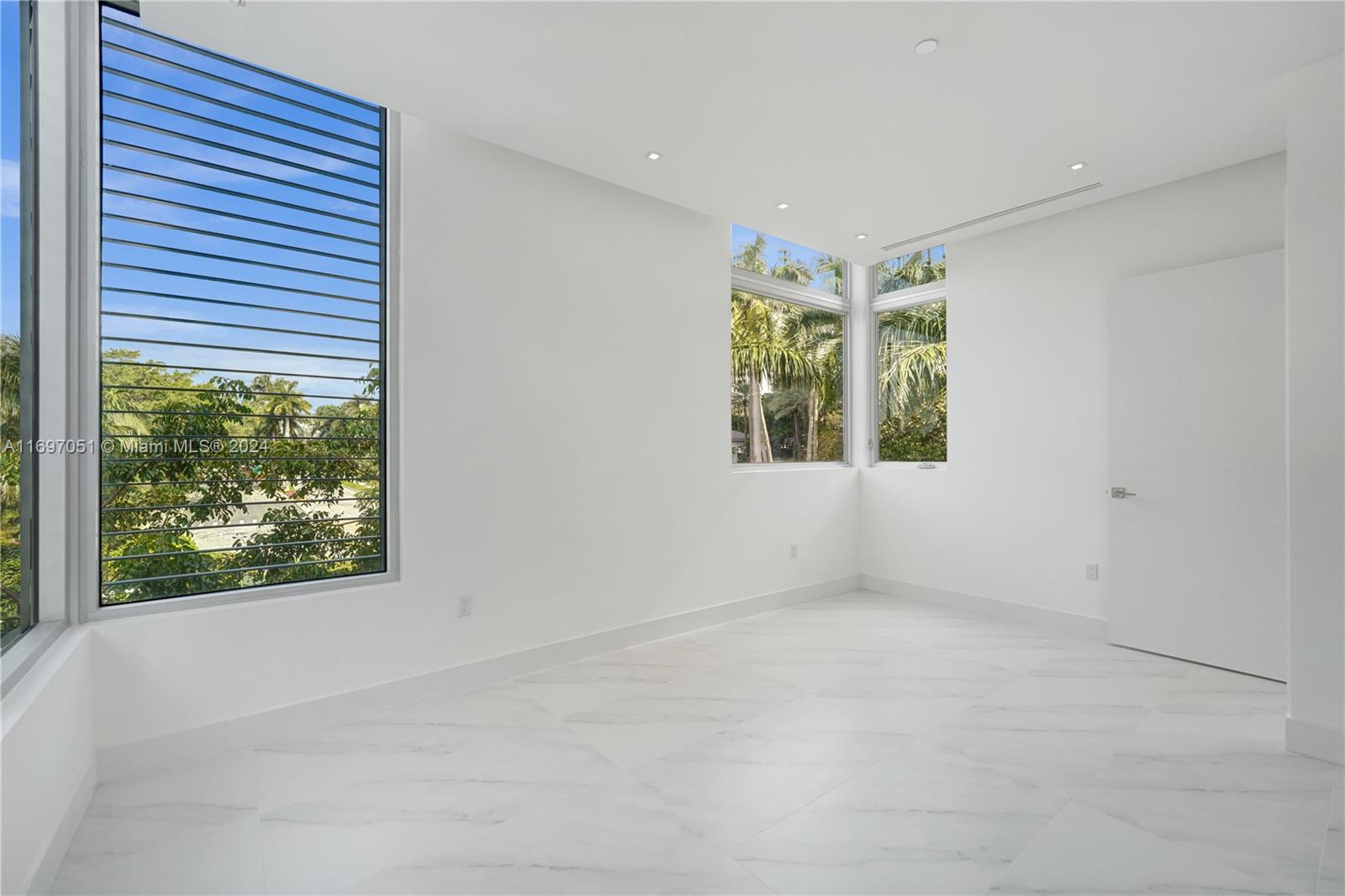 VIDA AT THE POINT - Residential