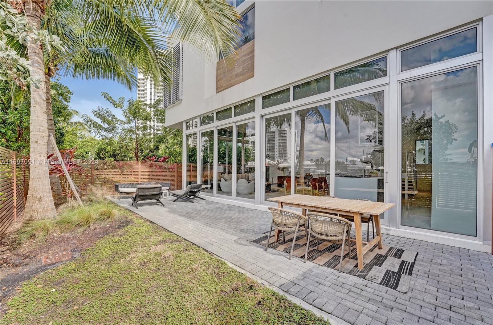 VIDA AT THE POINT - Residential