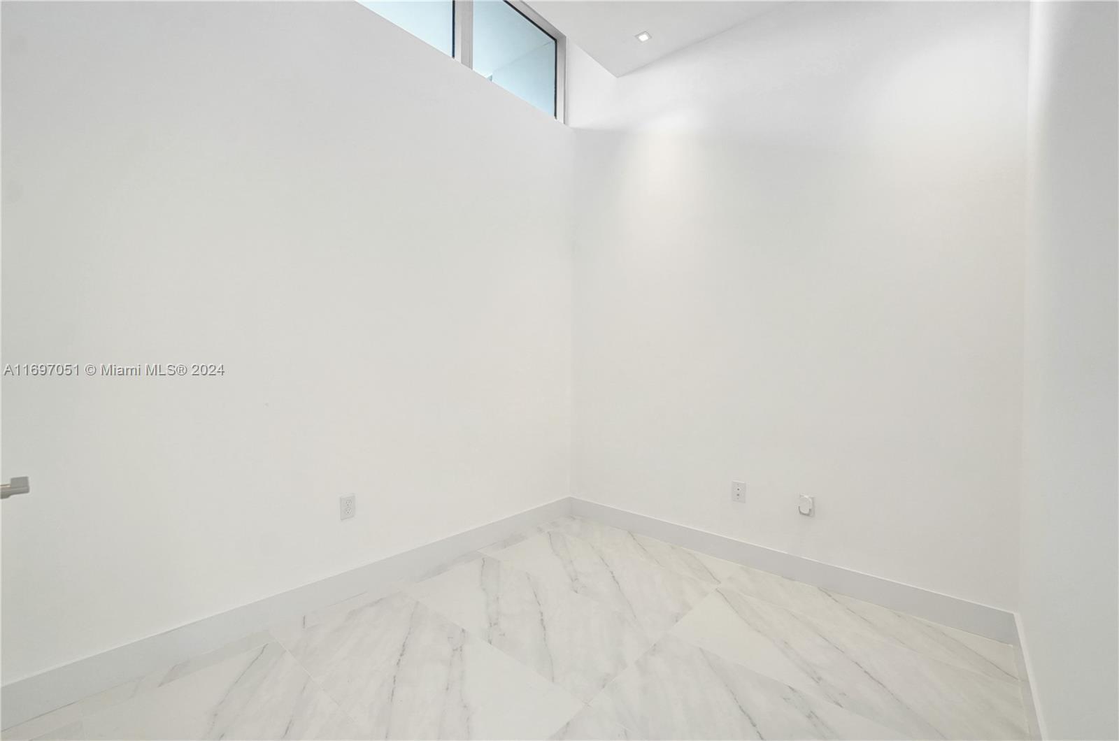 VIDA AT THE POINT - Residential