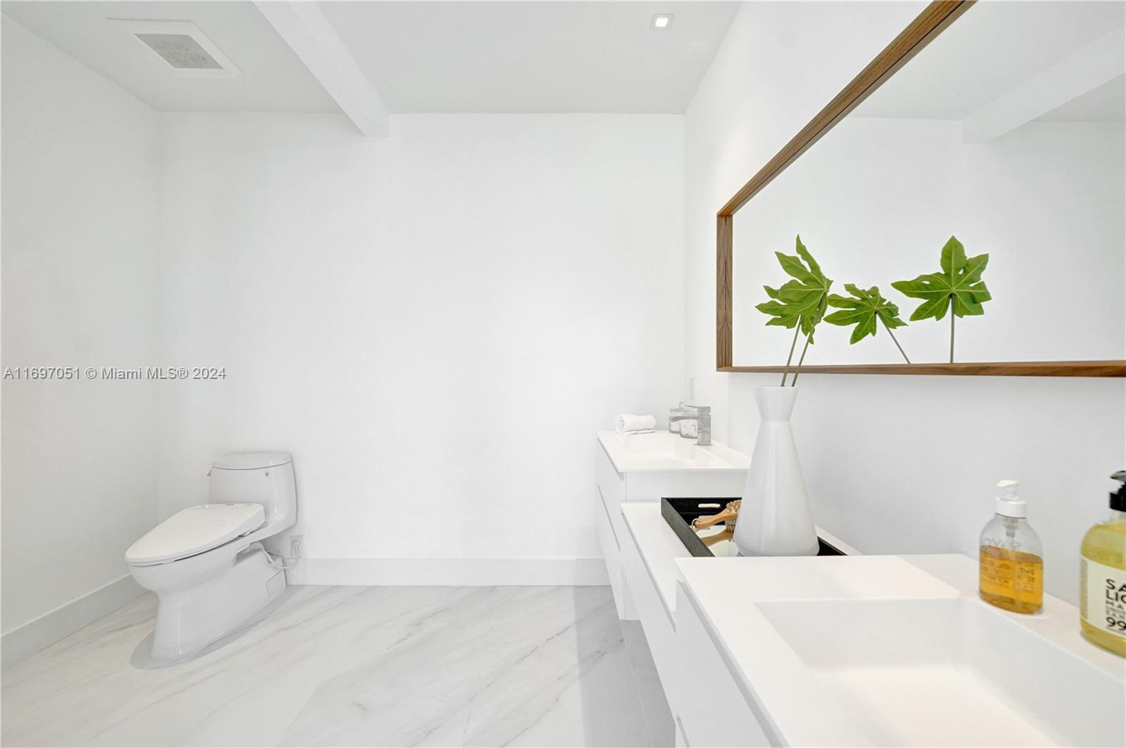 VIDA AT THE POINT - Residential