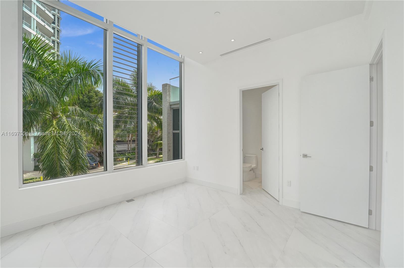 VIDA AT THE POINT - Residential