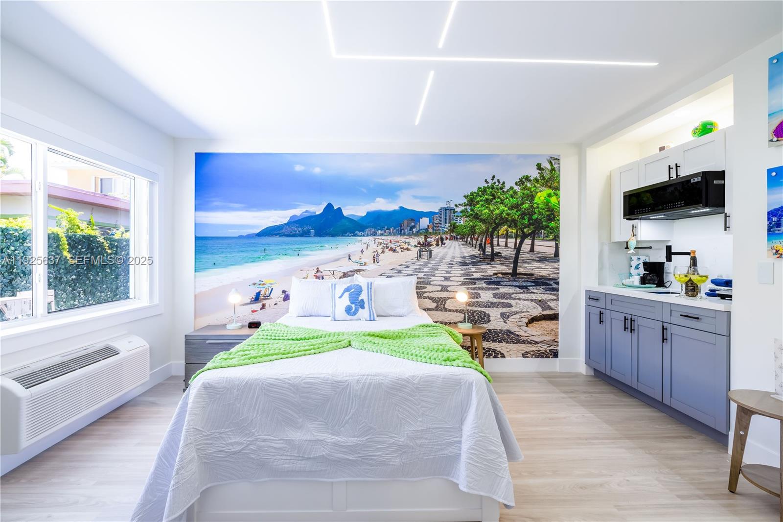 HOLLYWOOD CENTRAL BEACH - Residential Income