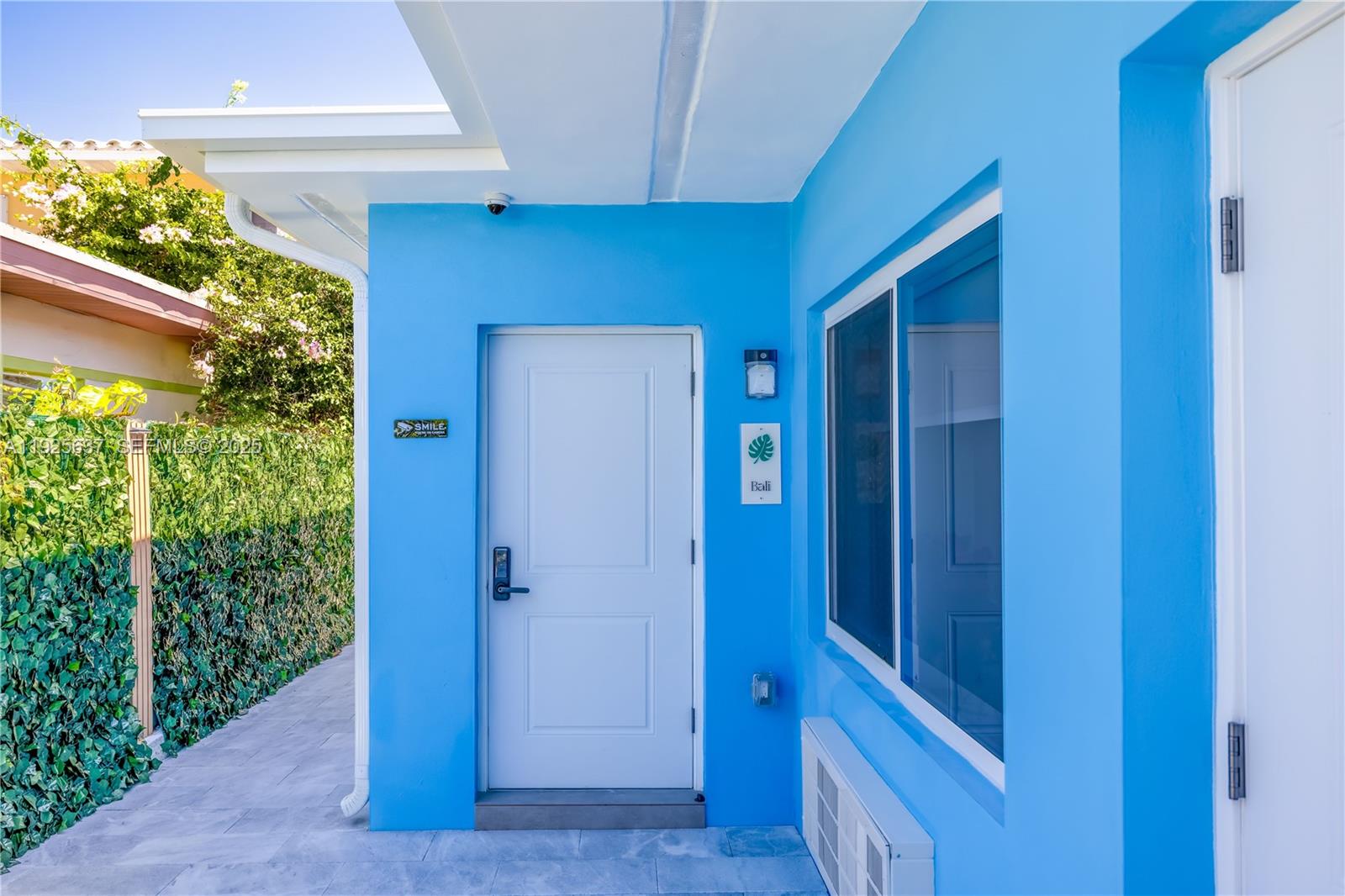 HOLLYWOOD CENTRAL BEACH - Residential Income