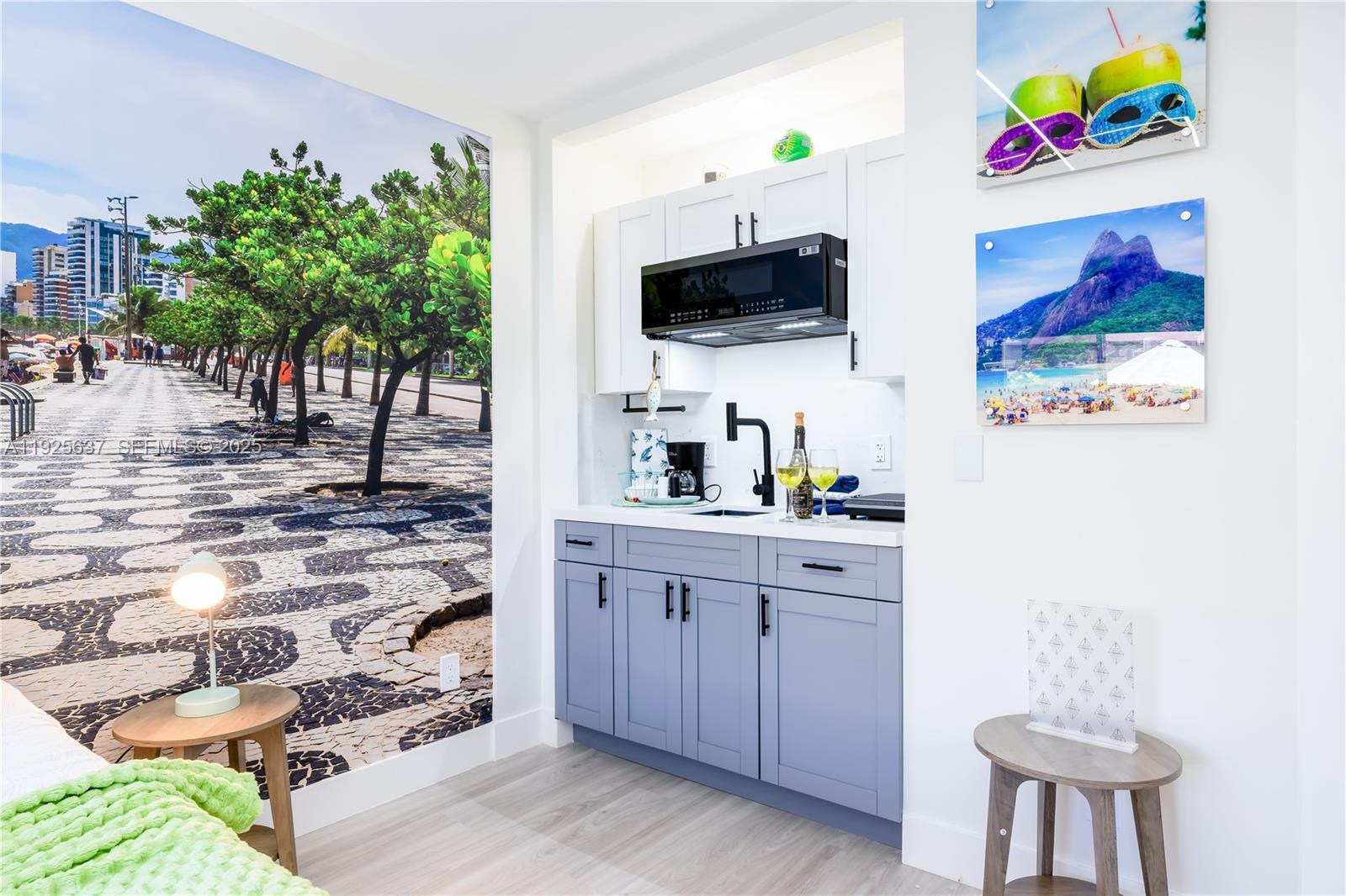 HOLLYWOOD CENTRAL BEACH - Residential Income