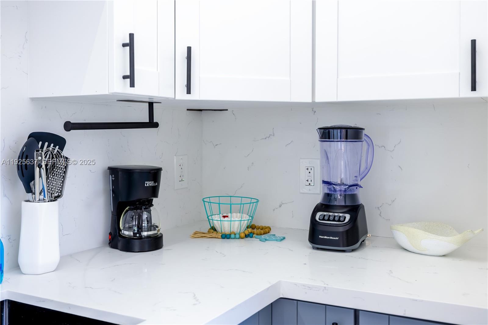 HOLLYWOOD CENTRAL BEACH - Residential Income