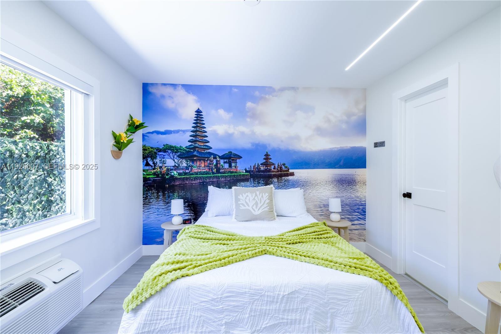 HOLLYWOOD CENTRAL BEACH - Residential Income