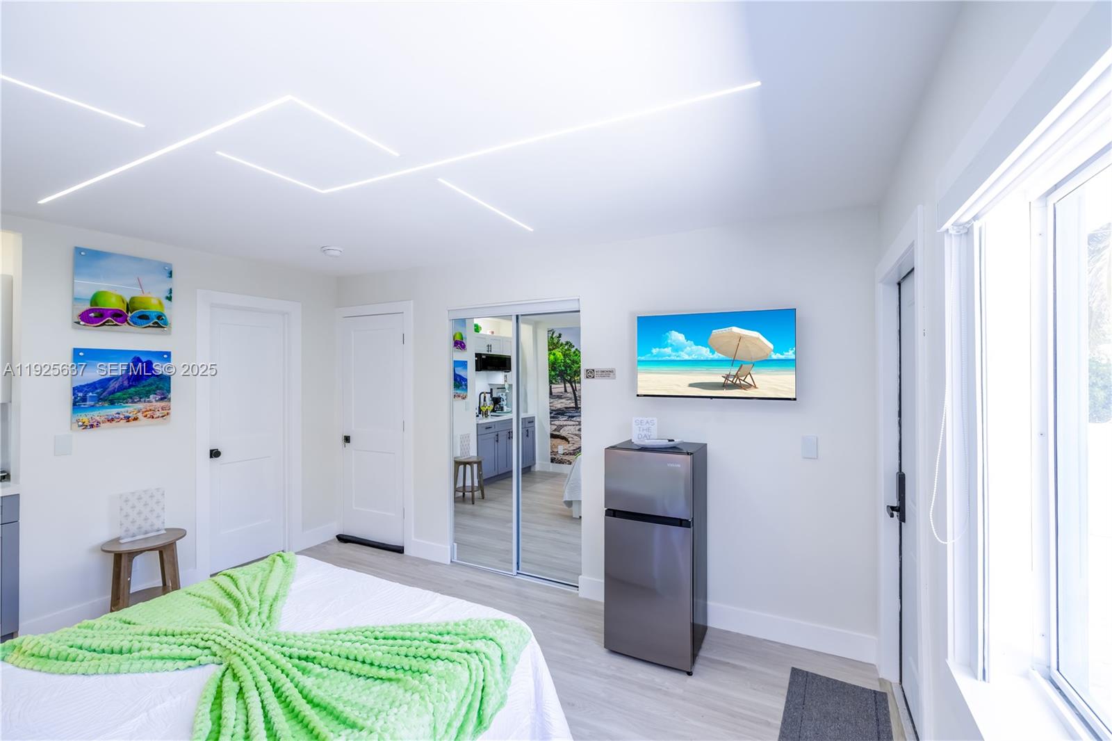 HOLLYWOOD CENTRAL BEACH - Residential Income