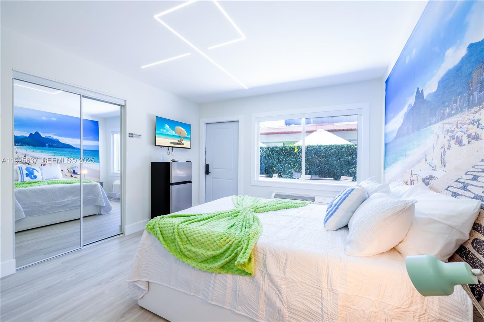 HOLLYWOOD CENTRAL BEACH - Residential Income