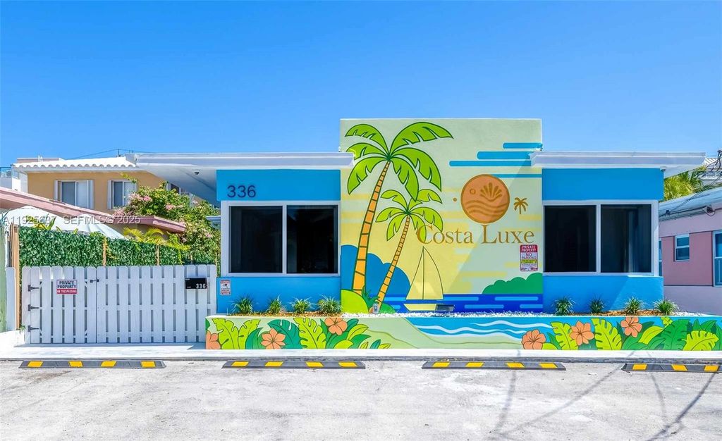 Photo of 336 Palm St, Hollywood, FL 33019 (MLS # A11925637)